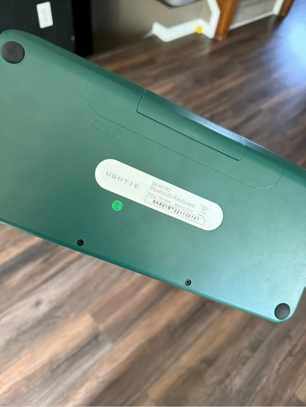 Ubotie Green Retro Mechanical Keyboard with Gold Accents